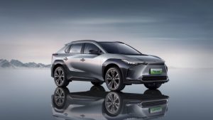 トヨタ、中国市場初の電気自動車「bZ4X」を発売