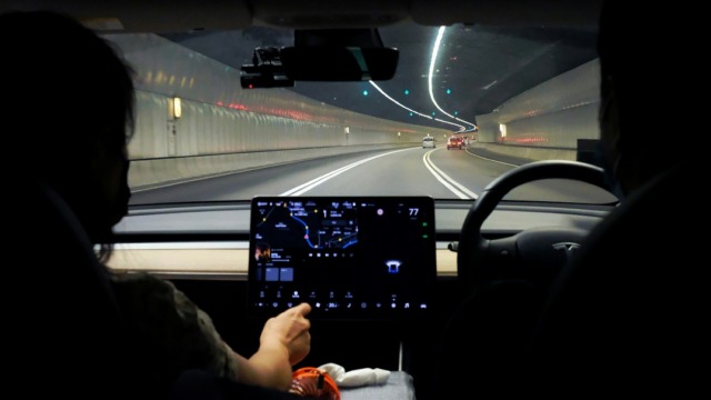 自動車メーカーの自社開発AIに「使い物にならない」との不満　なぜ外部の有力大規模モデルをそのまま採用しないのか