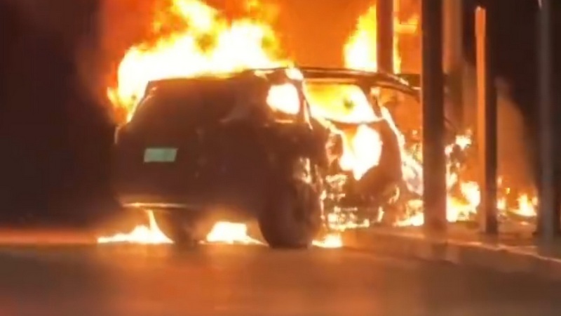 AITO（問界） M9が衝突後に急速炎上、運転者死亡　公式声明は死者に言及せず、安全性と危機対応に再び疑問